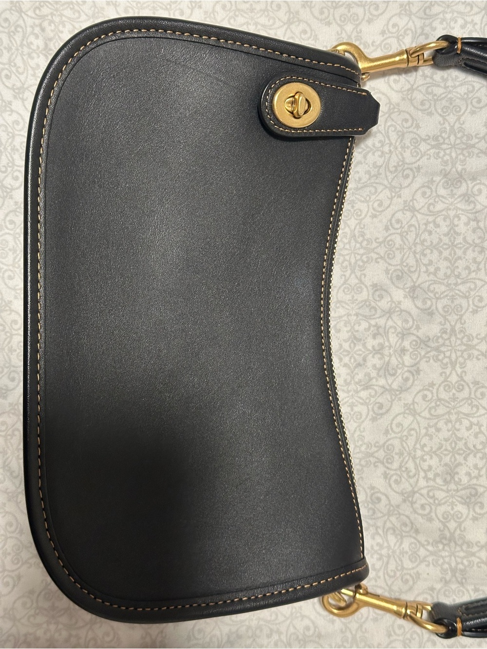 Coach Swinger Black - Picture 2 of 9